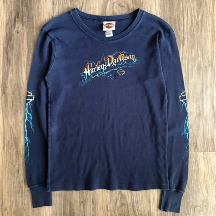 Original photo of long sleeve tee
