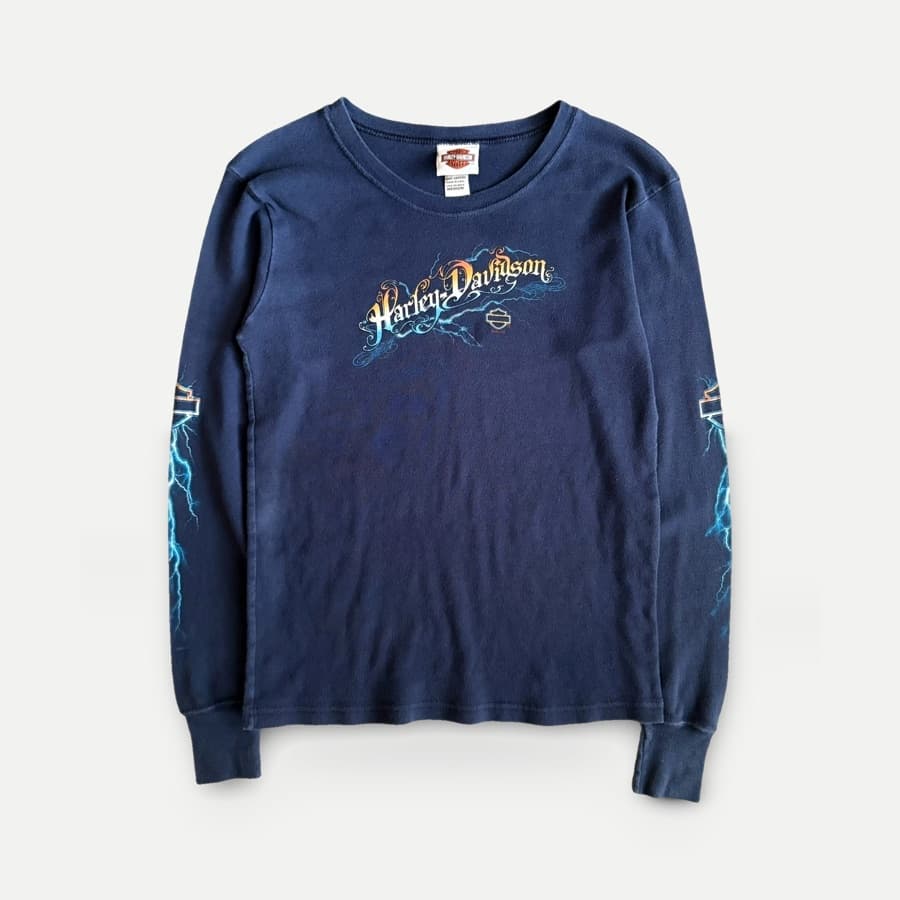 Long sleeve tee, finished with Photolister