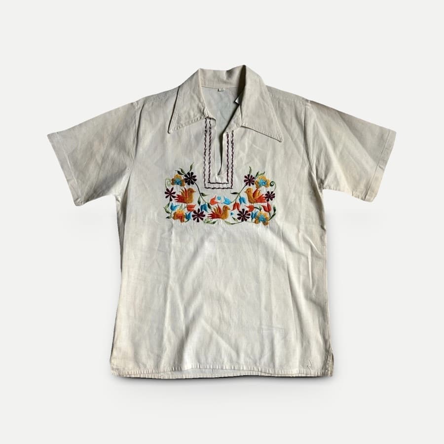 Embroidered pullover, finished with Photolister